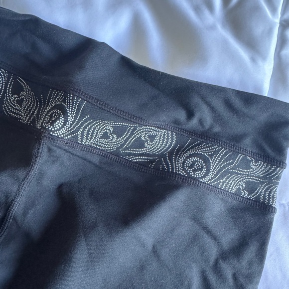 🆕🖤 RARE Lululemon Reversible Groove Short - Picture 7 of 7